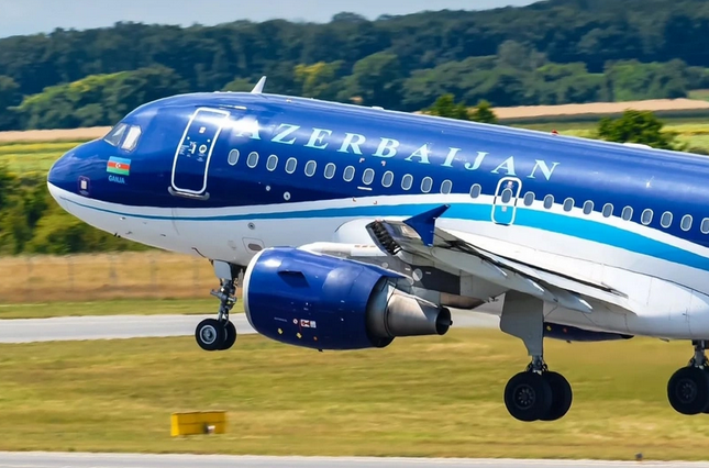 AZAL: Məcburi eniş edən təyyarə planlı texniki baxışdan tam keçib