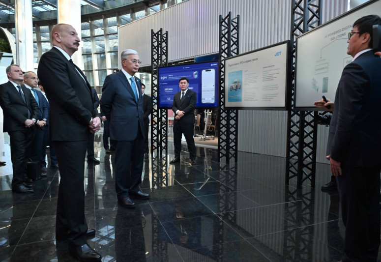 Prezident İlham Əliyev və Prezident Kasım-Jomart Tokayev Astanada “Alem.ai” Beynəlxalq Süni İntellekt Mərkəzində olublar