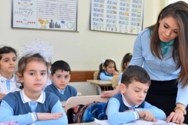 İbtidai sinif müəllimlərinin kütləvi ixtisarı başlayacaq – Ekspert