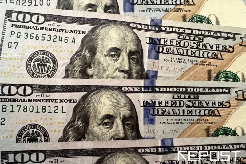 Bakıda işlədiyi evdə oğurladığı dollarların yerinə saxtalarını qoyan usta saxlanılıb