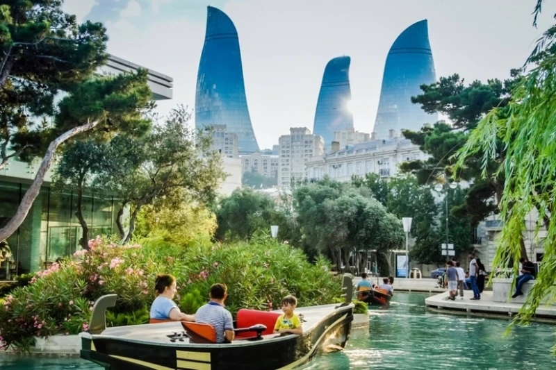 Azərbaycana turist axını 2% azalıb