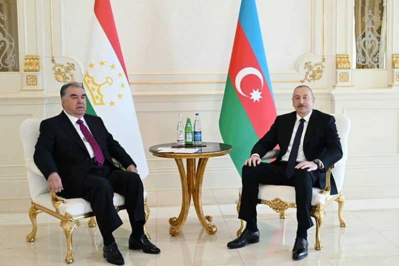 Tacikistan Prezidenti İlham Əliyevi Zayed İnsan Qardaşlığı Mükafatına görə təbrik edib