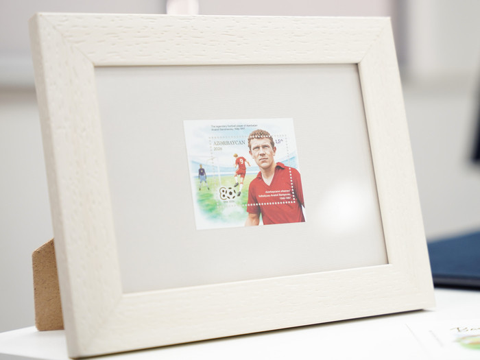 Anatoli Banişevskinin yubiley poçt markaları dövriyyəyə buraxılıb