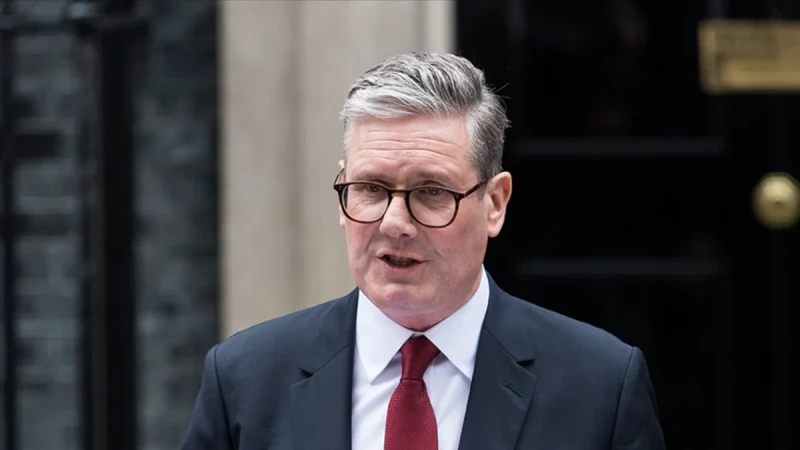 Starmer istefa çağırışlarını rədd edib