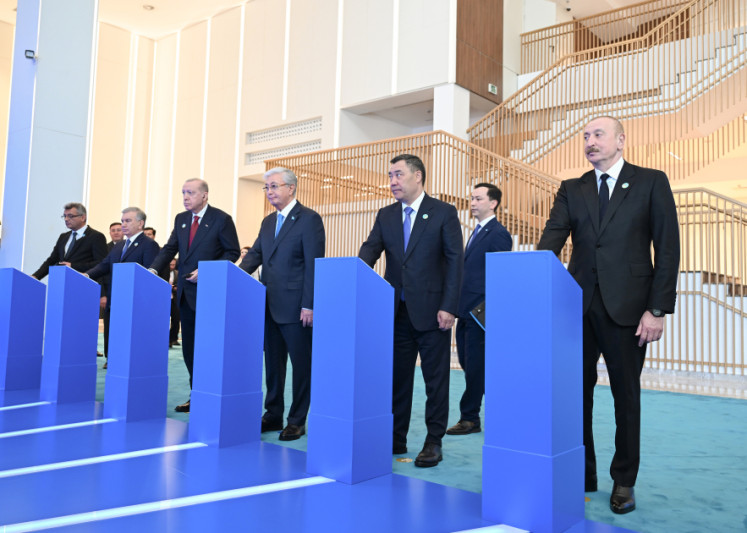 Prezident İlham Əliyev və TDT-nin qeyri-rəsmi Zirvə görüşünün digər iştirakçıları Türk Sivilizasiyası Mərkəzinin təməlqoyma mərasimində iştirak ediblər