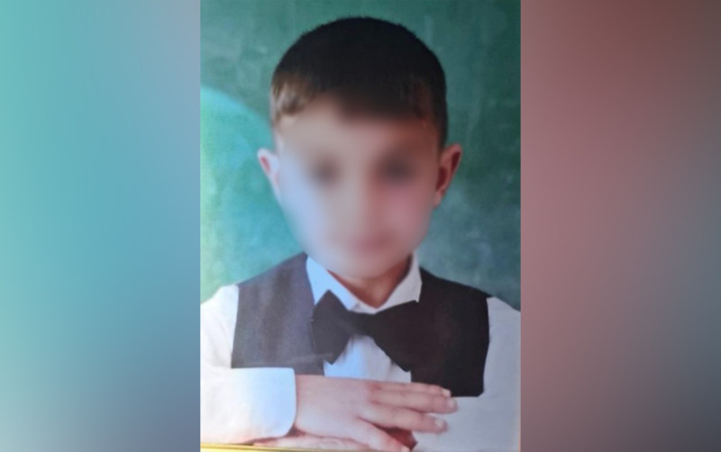 Azərbaycanlı qadın 7 yaşlı oğlunu qayçı ilə qətlə yetirib