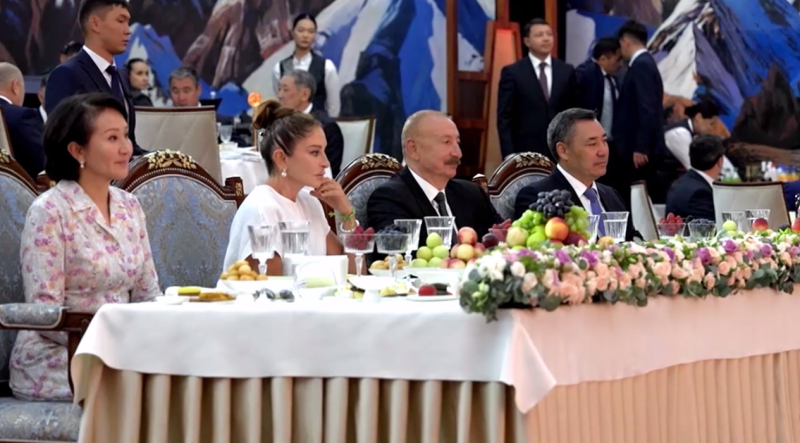 Çolpon-Ata şəhərində Prezident İlham Əliyevin və birinci xanım Mehriban Əliyevanın şərəfinə dövlət ziyafəti verilib