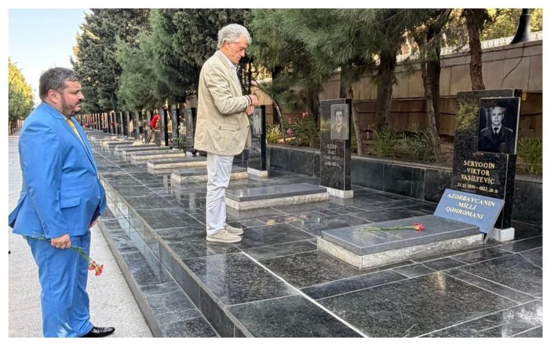 Viktor Yuşenko Şəhidlər xiyabanını ziyarət edib və Azərbaycanın Milli Qəhrəmanının xatirəsini anıb