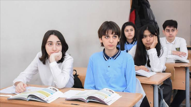 Şagirdlərin elektron yerdəyişməsi başlayıb