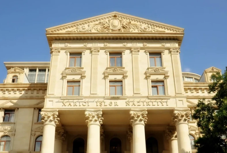 Rəsmi Bakı Azərbaycanın Rusiyadakı səfirliyinin qonaq evi qarşısındakı təxribatı pisləyib