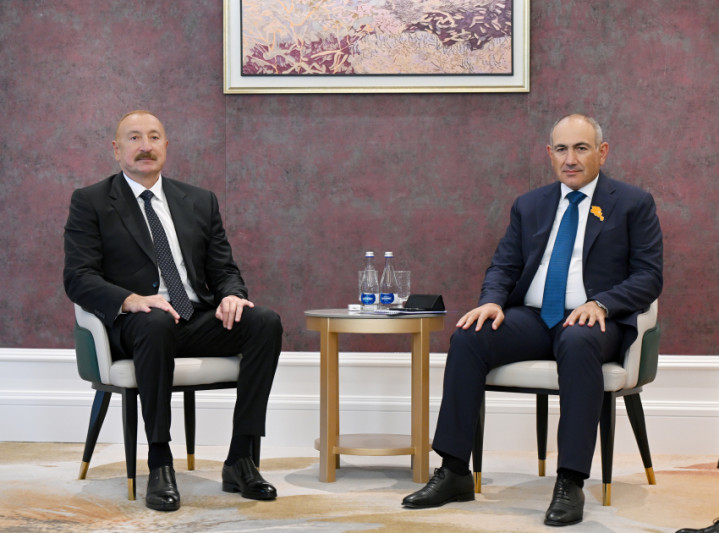 Bişkekdə Prezident İlham Əliyevin Ermənistanın Baş naziri ilə görüşü keçirilir
