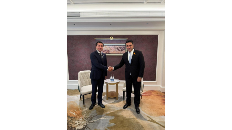 Bişkekdə Hikmət Hacıyev Alen Simonyanla görüşüb