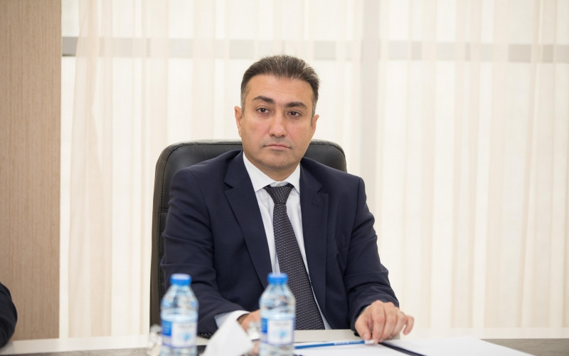 Anar Bayramov: Daha çox iş görən həkimlər daha çox əməkhaqqı almalıdır