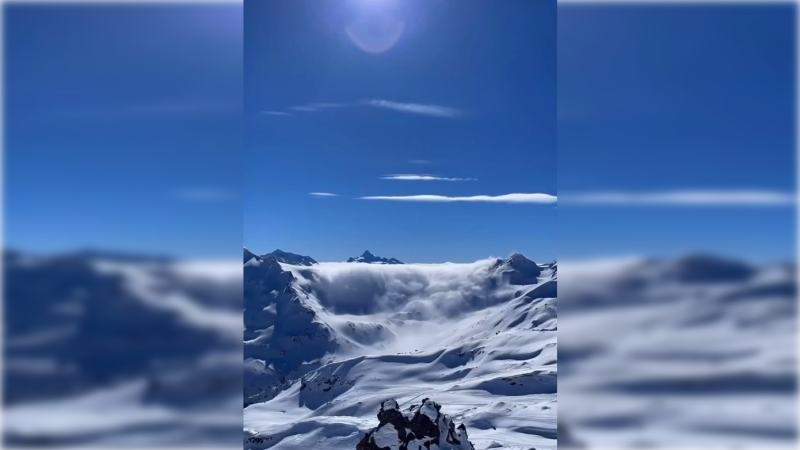 Elbrus dağında nadir nadir təbiət hadisəsi: Bulud şəlaləsi - VİDEO