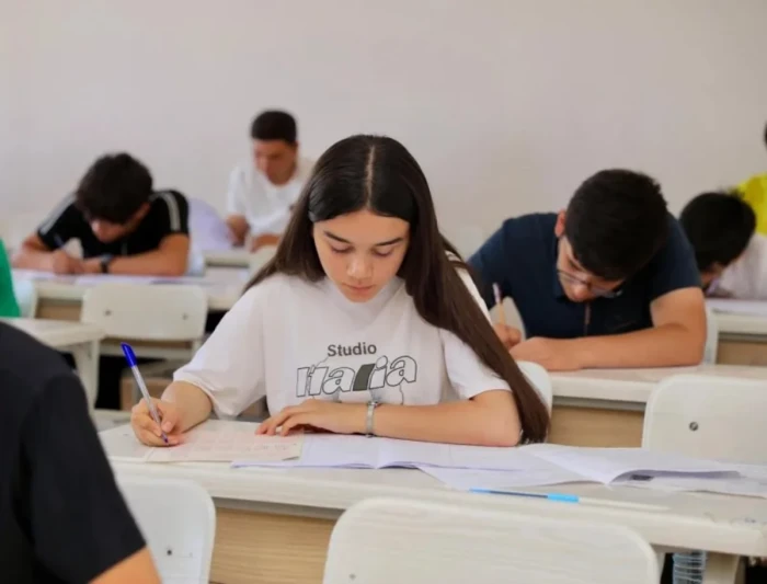 DİM: Ötən il buraxılış imtahanının çətinliyi 5 ballıq şkala üzrə 4,19 qiymətləndirilib