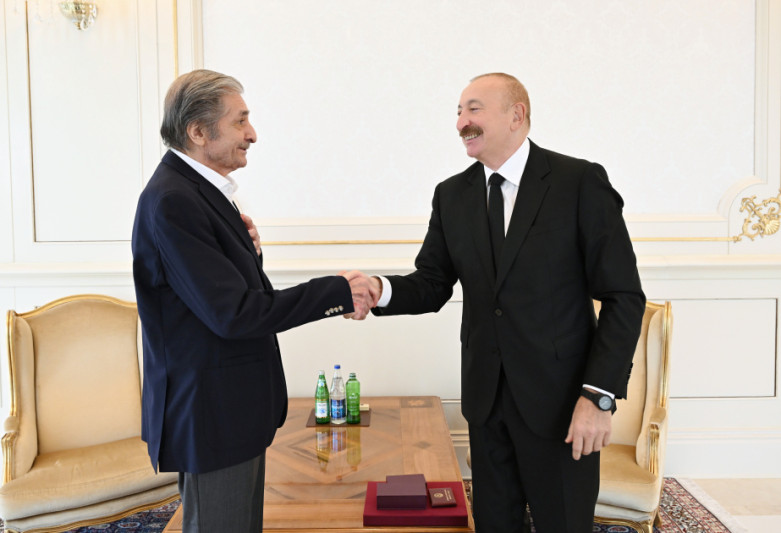 Prezident İlham Əliyev Fərhad Xəlilova İstiqlal ordenini təqdim edib