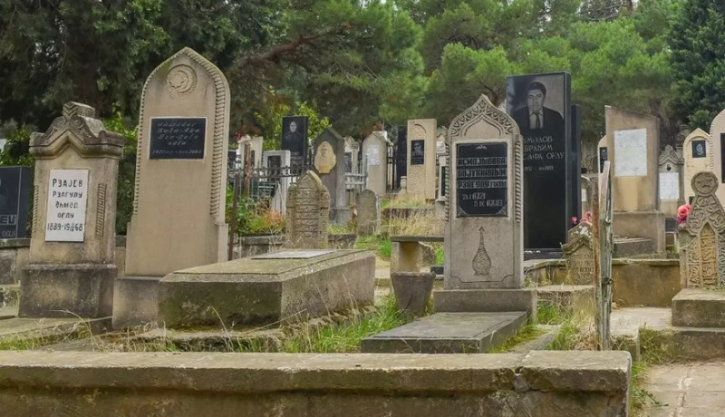 Ölümündən əvvəl 3200 manatlıq başdaşı sifariş etdi - Əkbərin müəmmalı intiharı