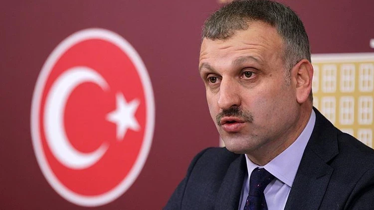 Ərdoğanın baş müşaviri Oqtay Saral istefa verir? Türkiyə mediasında yeni iddia