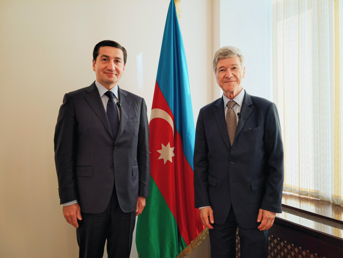 Hikmət Hacıyev: Regionu böyük güclərin döyüş meydanından bazarına çevirmək istəyirik