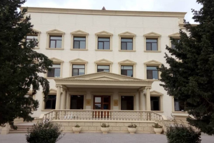 İnternat məktəbində OLAY – Direktor yıxılıb xəsarət almış şagirdi niyə ...