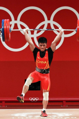 Çin Olimpiya oyunlarında qızılları yığır