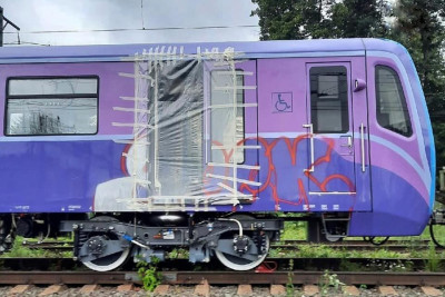 Rusiyadan Bakıya yola düşən metro qatarları  vandalizmə məruz qalıblar