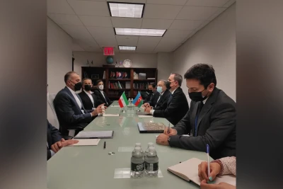 Azərbaycanın xarici işlər naziri Ceyhun Bayramov iranlı həmkarı ilə görüşüb