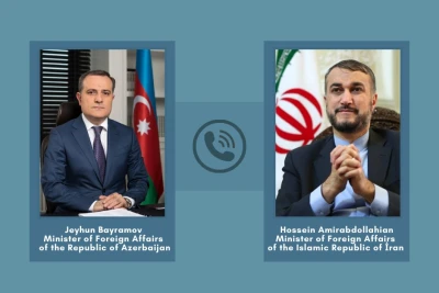 Ceyhun Bayramov İranlı həmkarı ilə telefonda danışıqlar aparıb