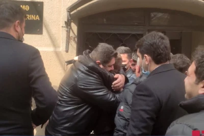Rüşvət almaqda təqsirləndirilən sabiq gömrük əməkdaşlarına bəraət verilib