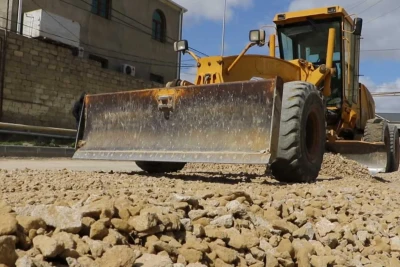 Bakının Yeni Suraxanı qəsəbəsində mərkəzi küçənin təmirinə başlanılıb