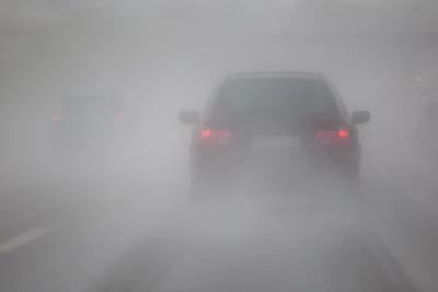 Yol polisi dumanlı hava ilə bağlı çağırış edib