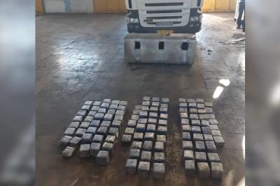 Naxçıvan gömrükçüləri İrandan gələn avtomobildə 98 kq heroin aşkarlayıb