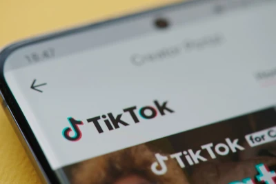 Abşeronda kişi arvadını TikTok-a görə döyüb