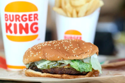 “Burger King”də yararlıq müddəti bitmiş çörək tapılıb