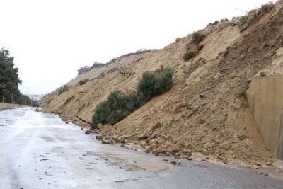 İsmayıllıda torpaq uçqunu: avtomobillərin hərəkəti dayanıb