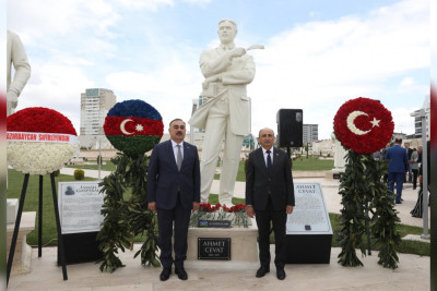 Ankarada Əhməd Cavadın heykəli ucaldılıb