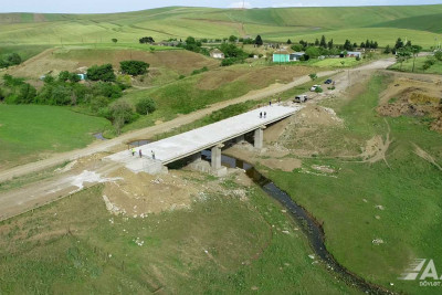 Cəlilabadda 14 yaşayış məntəqəsini birləşdirən yollar yenidən qurulur