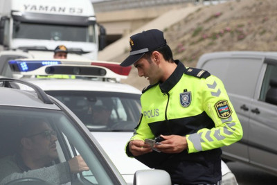 Lökbatanda avtomobillərin qanunsuz parklanması ilə bağlı reyd keçirilib
