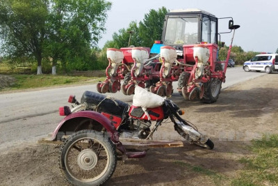 Salyanda motosikletlə traktor toqquşub: xəsarət alanlar var