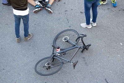 Ucarda qəza: avtomobil 18 yaşlı velosipedçini vuraraq öldürüb