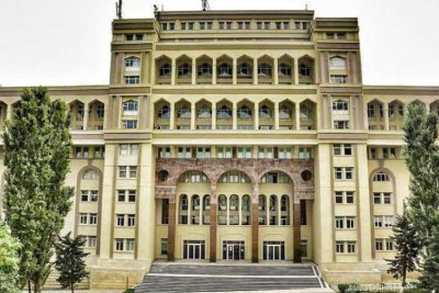 Tibb Universitetində tələbələrə hansı geyimə qadağa qoyulub?