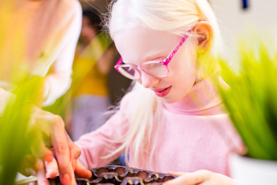 SN: uşağın albinos olması üçün hər iki tərəfdə bu genin olması lazımdır