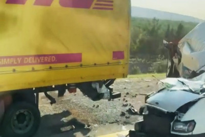 Ford və Mercedes toqquşub: 1 nəfər ölüb