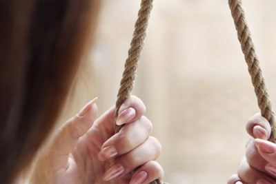 İsmayıllı: 2 uşaq anası intihar edib