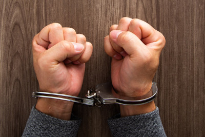 Hövsanda müəllimə olan arvadını öldürməkdə təqsirləndirilən şəxs həbs edilib