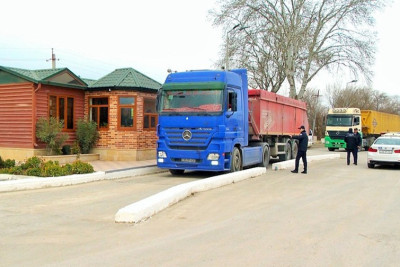 DYP yükdaşıma ilə məşğul olan sürücülərə müraciət edib
