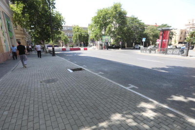 Bülbül prospektindəki qanunsuz parkinq yaradılmış ərazidə səki bərpa edilib