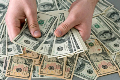 Dollar avro və funta qarşı bahalaşıb