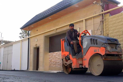 Bakının Xətai rayonunda iki küçə təmir edilir