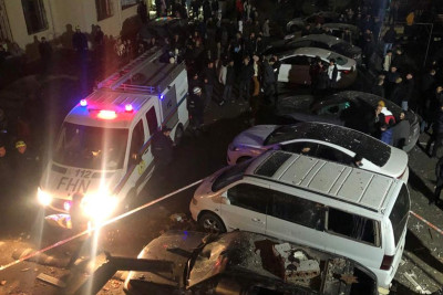 Xırdalanda yaşayış binasında partlayış olub, xəsarət alan var